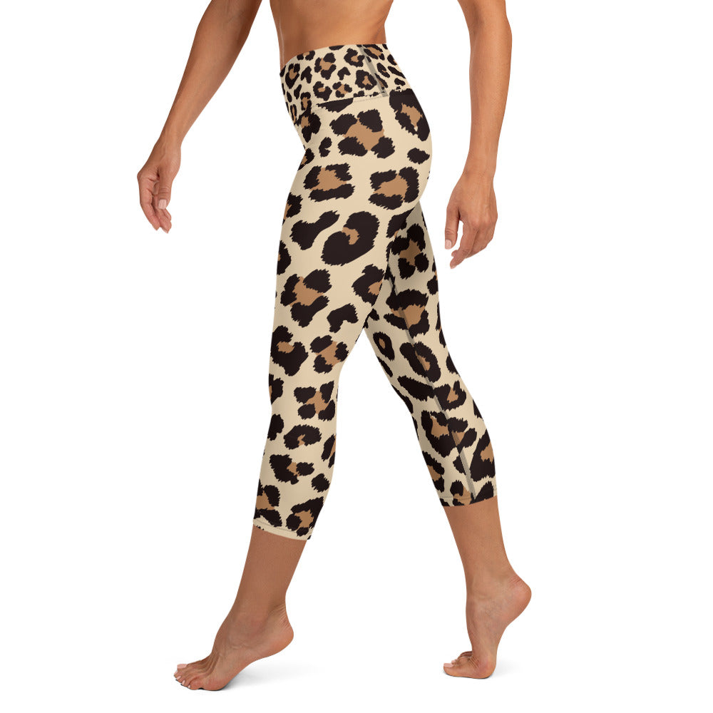 Leopar Chic Feline Women's Yoga Capri Leggings - FLAKOUT