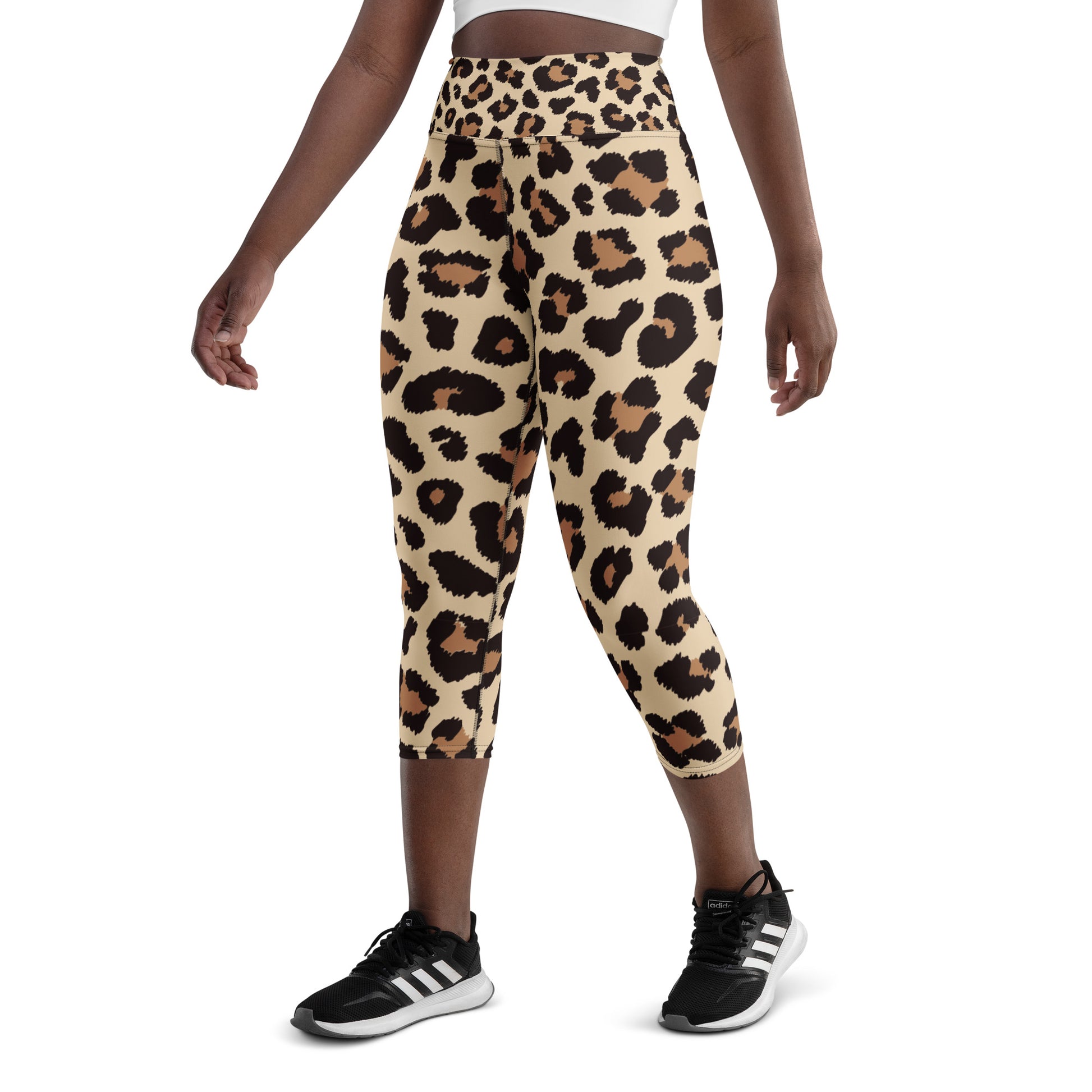 Leopar Chic Feline Women's Yoga Capri Leggings - FLAKOUT